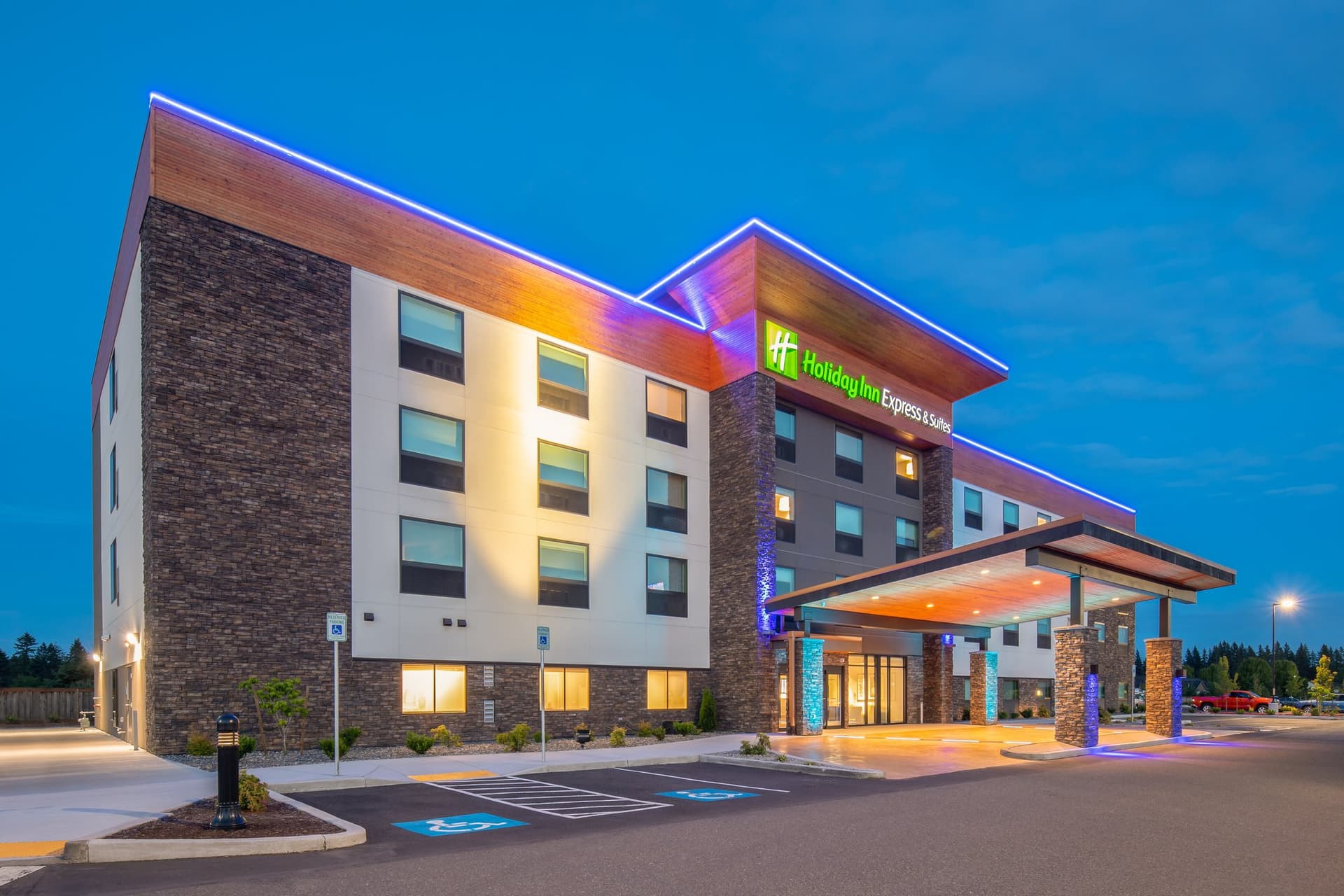Holiday Inn Express & Suites Camas в Камас, WA