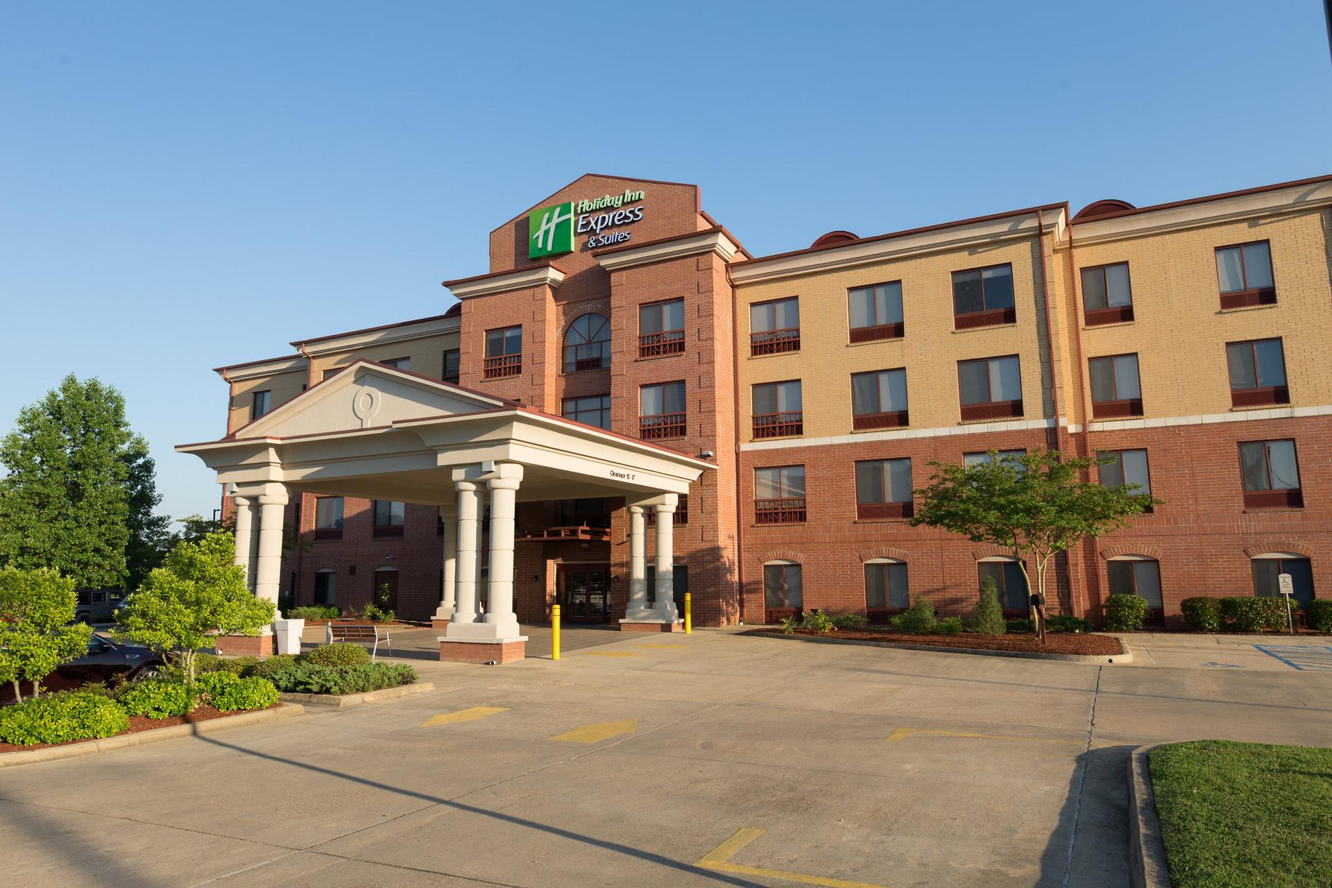 Holiday Inn Express & Suites Clinton в Клинтон, MS