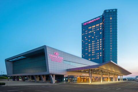 Crowne Plaza Dalian Sports Center, Dalian, CN