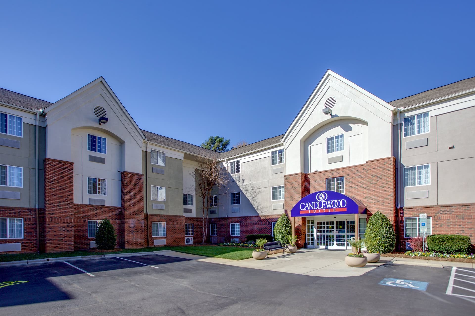 Candlewood Suites Raleigh Crabtree в Роли, NC