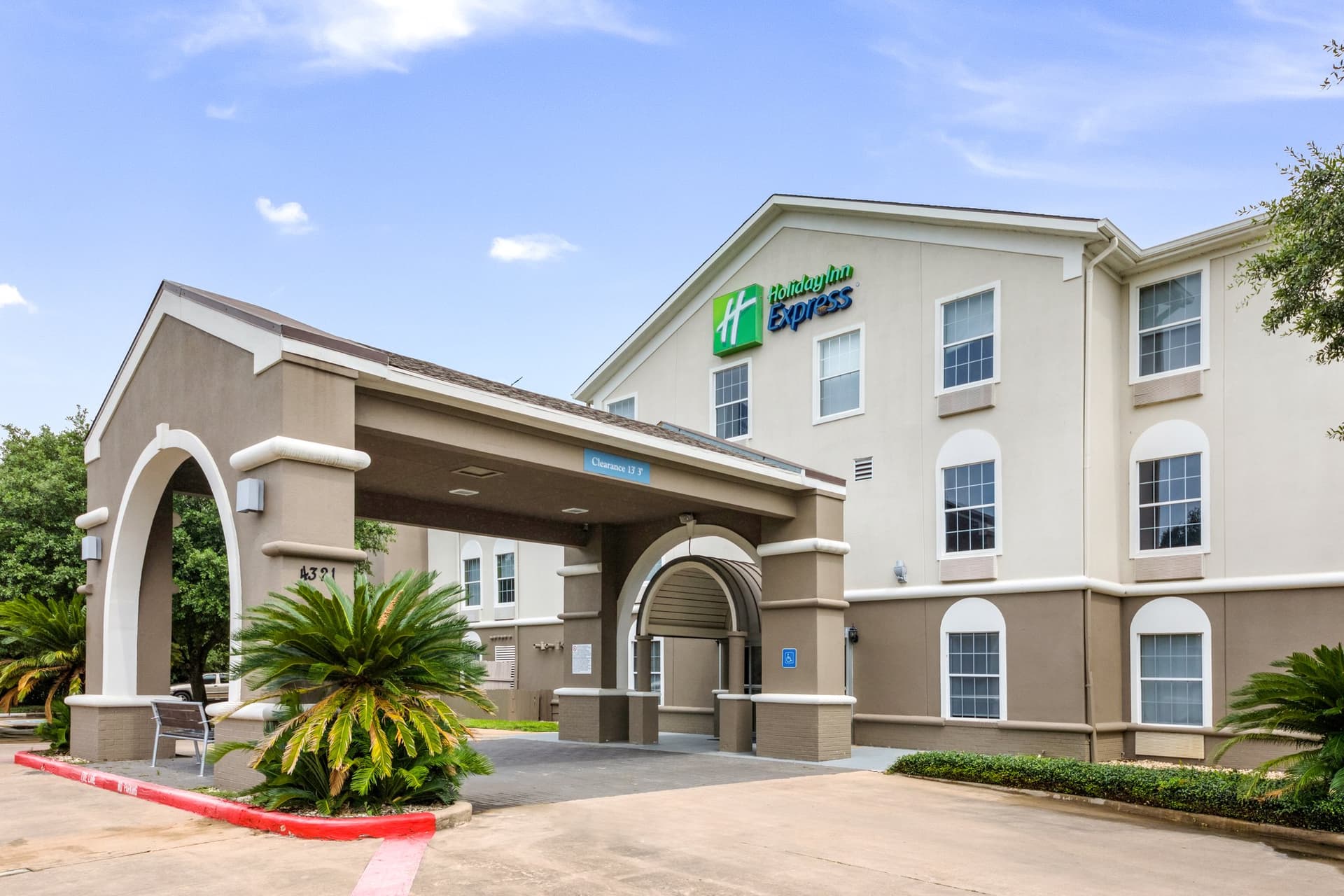 Holiday Inn Express Hotel & Suites - Columbus en Colón, TX
