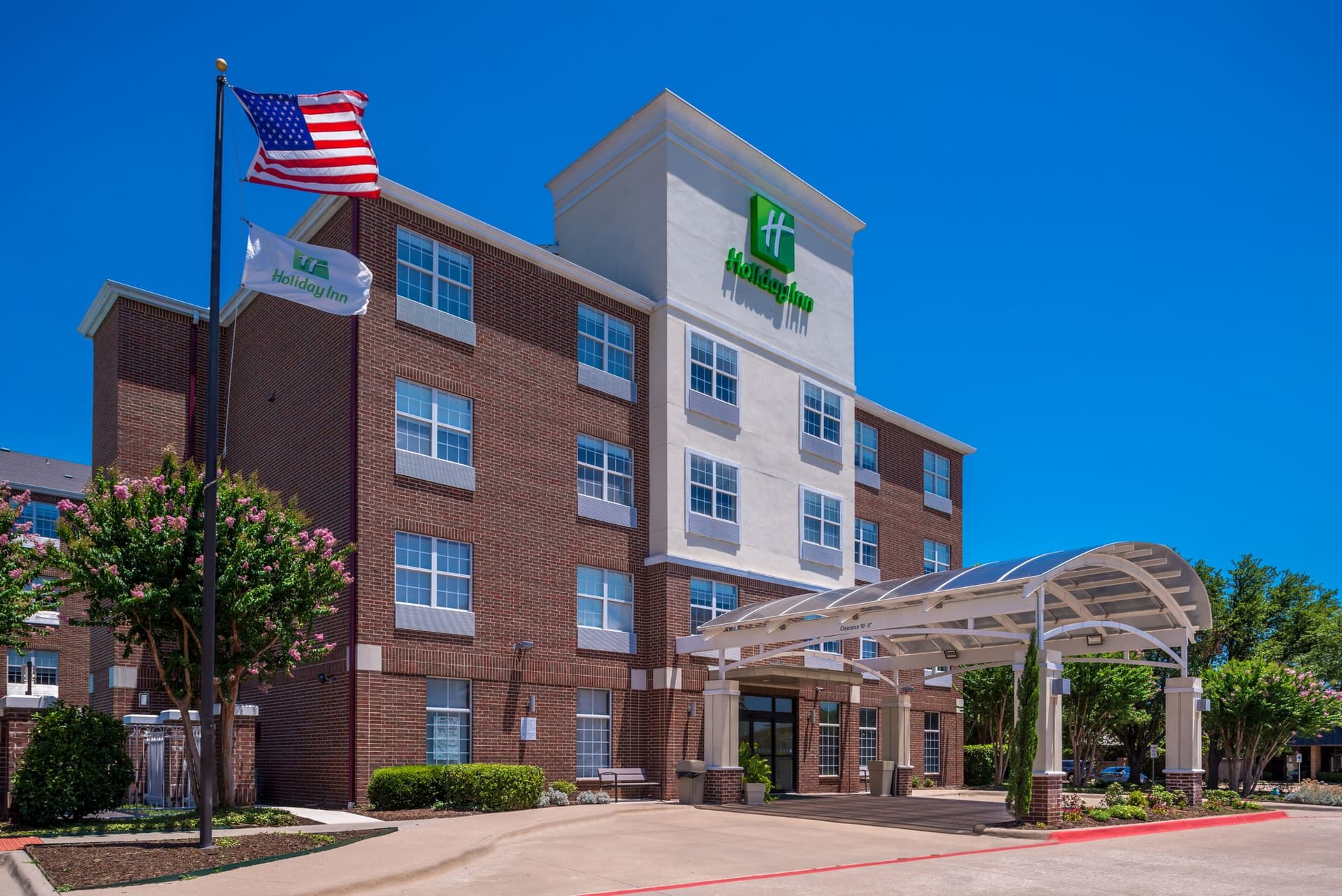 Holiday Inn & Suites Dallas-Addison в Эддисон, TX