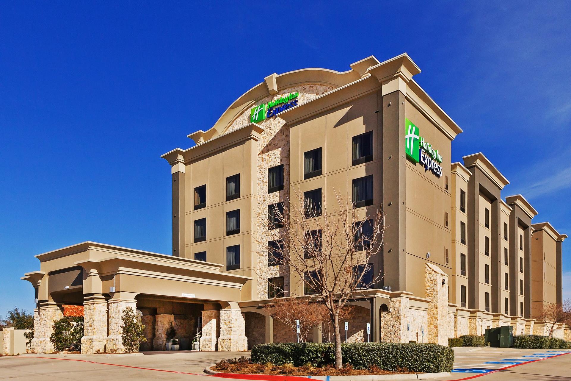 Holiday Inn Express Frisco ใน ฟริสโก, TX
