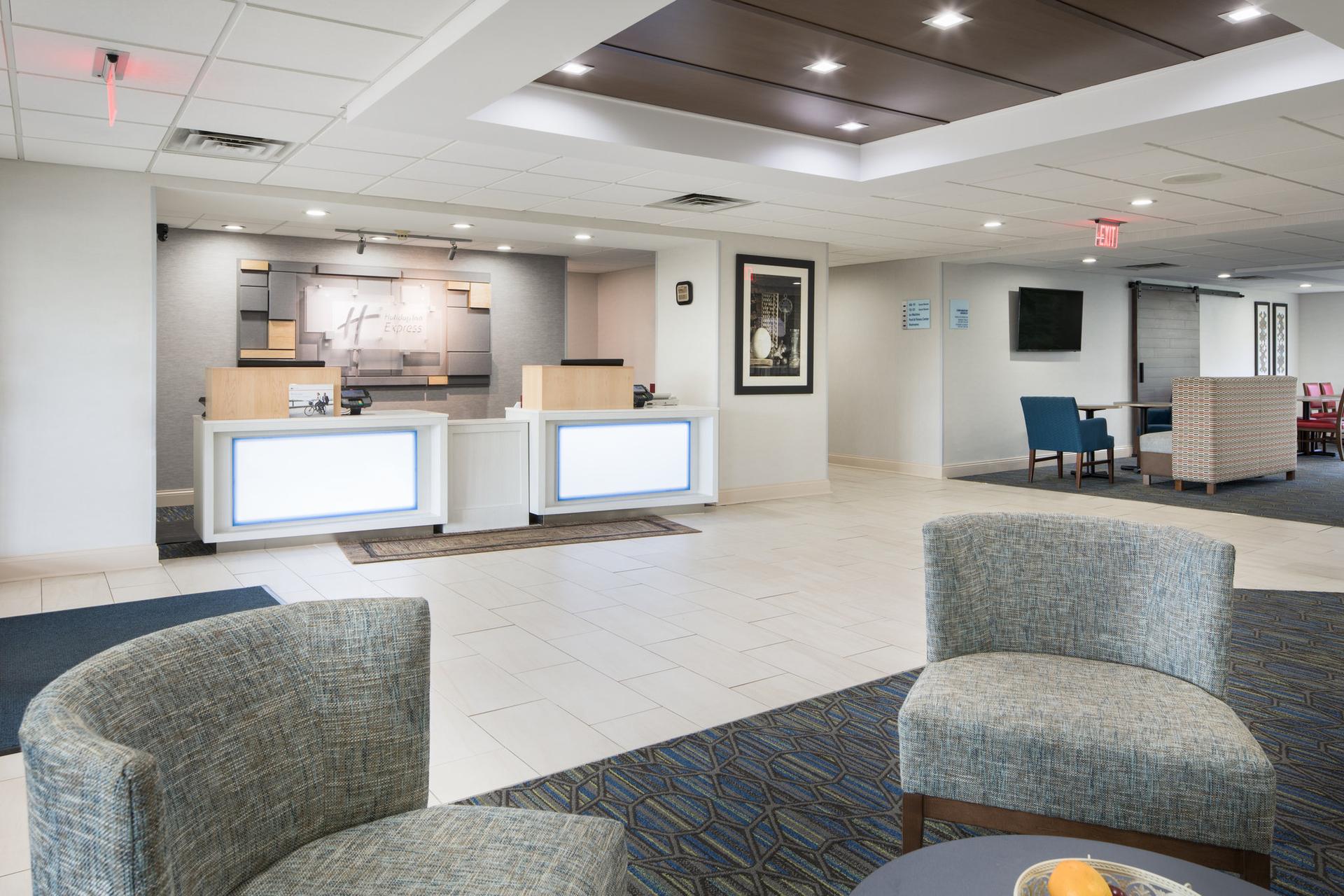 Holiday Inn Express Louisville Northeast в Луисвилл, KY