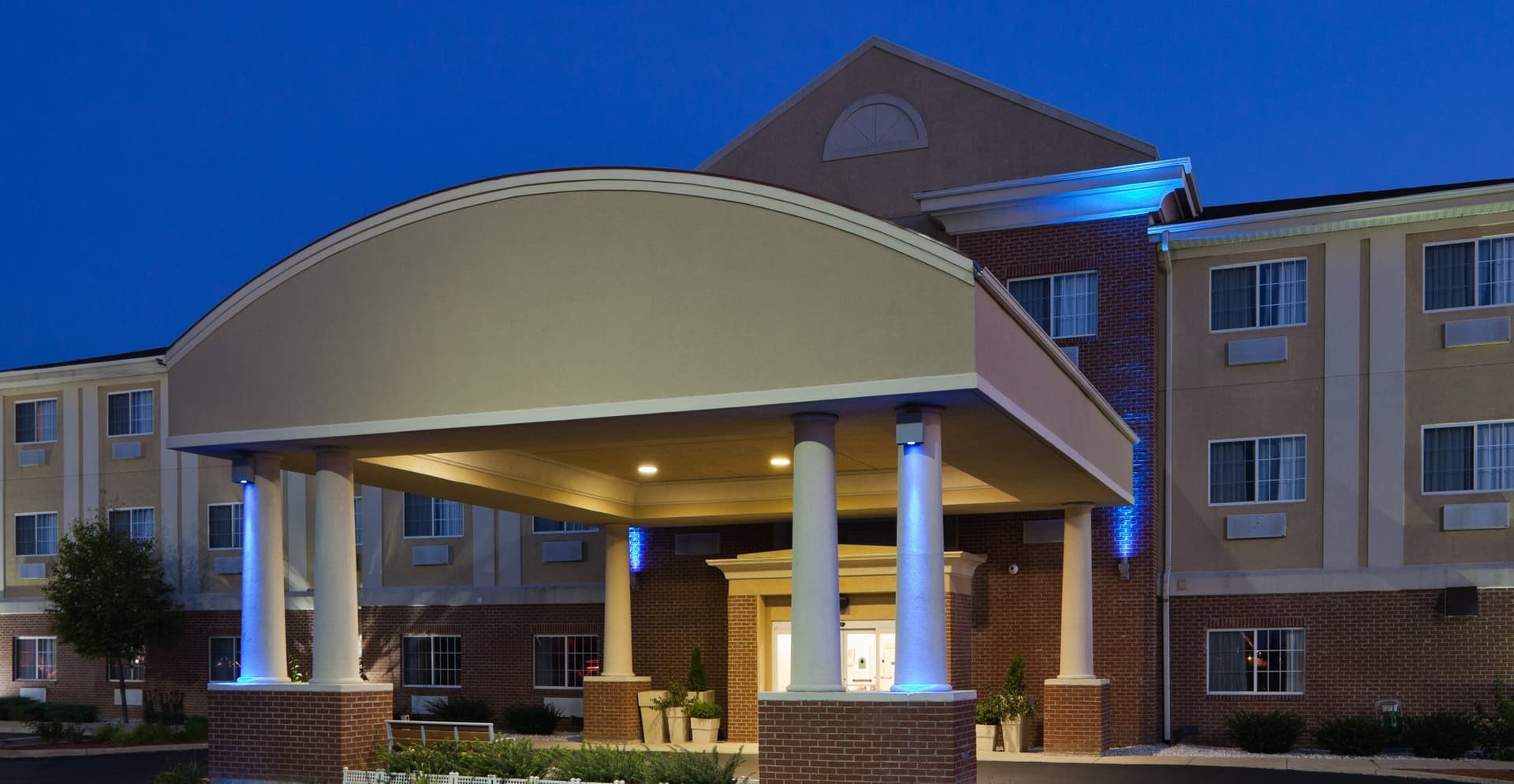 Holiday Inn Express Hotel & Suites Defiance в Неповиновение, OH