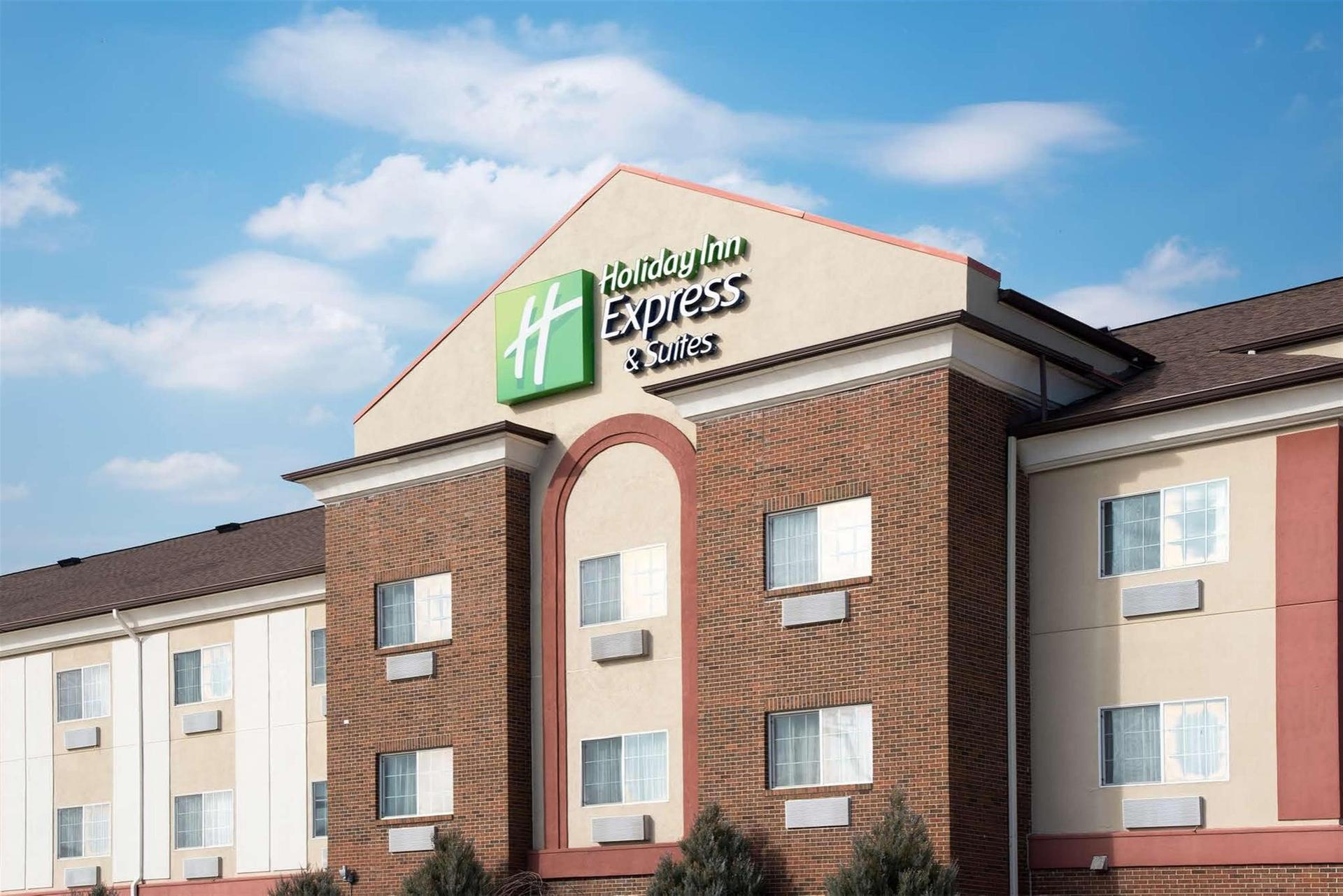 Holiday Inn Express Hotel & Suites Danville ใน แดนวิลล์, IL