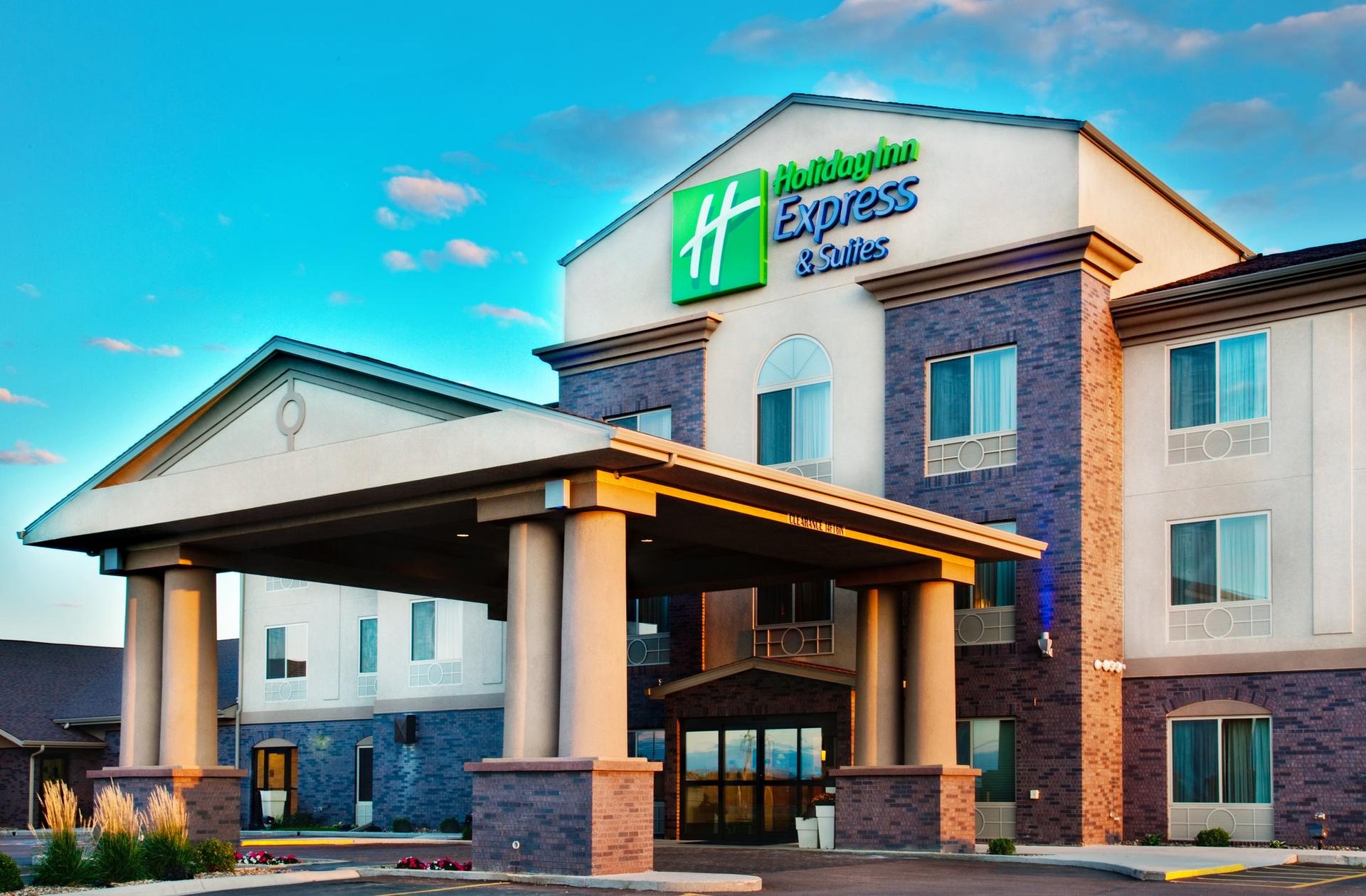 Holiday Inn Express Hotel & Suites Sheldon ใน เชลดอน, IA