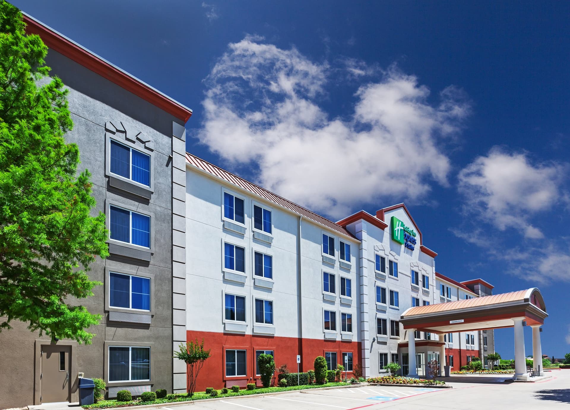 Holiday Inn Express Hotel & Suites Dallas Lewisville в Льюисвилл, TX