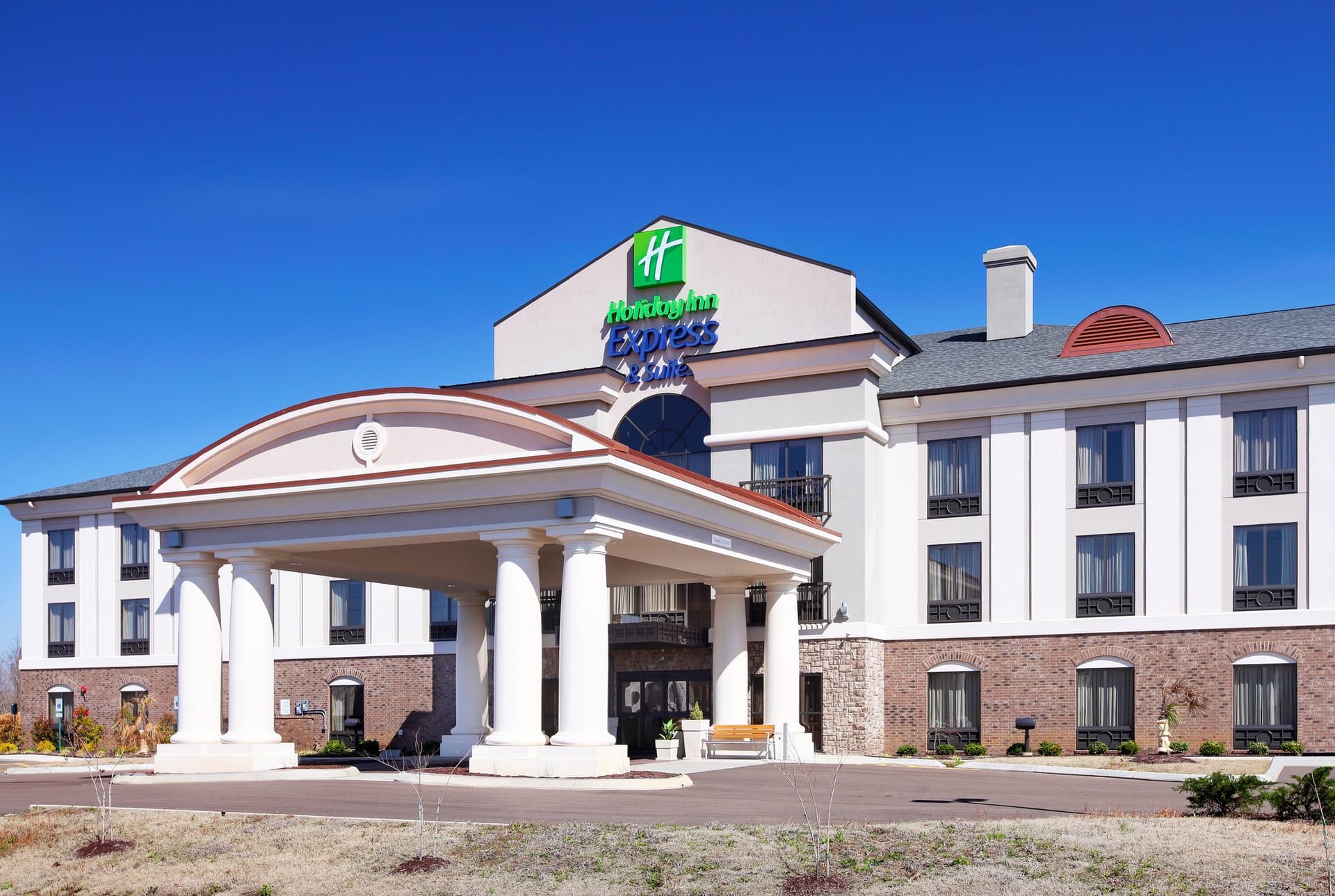 Holiday Inn Express Hotel & Suites Covington в Ковингтон, TN