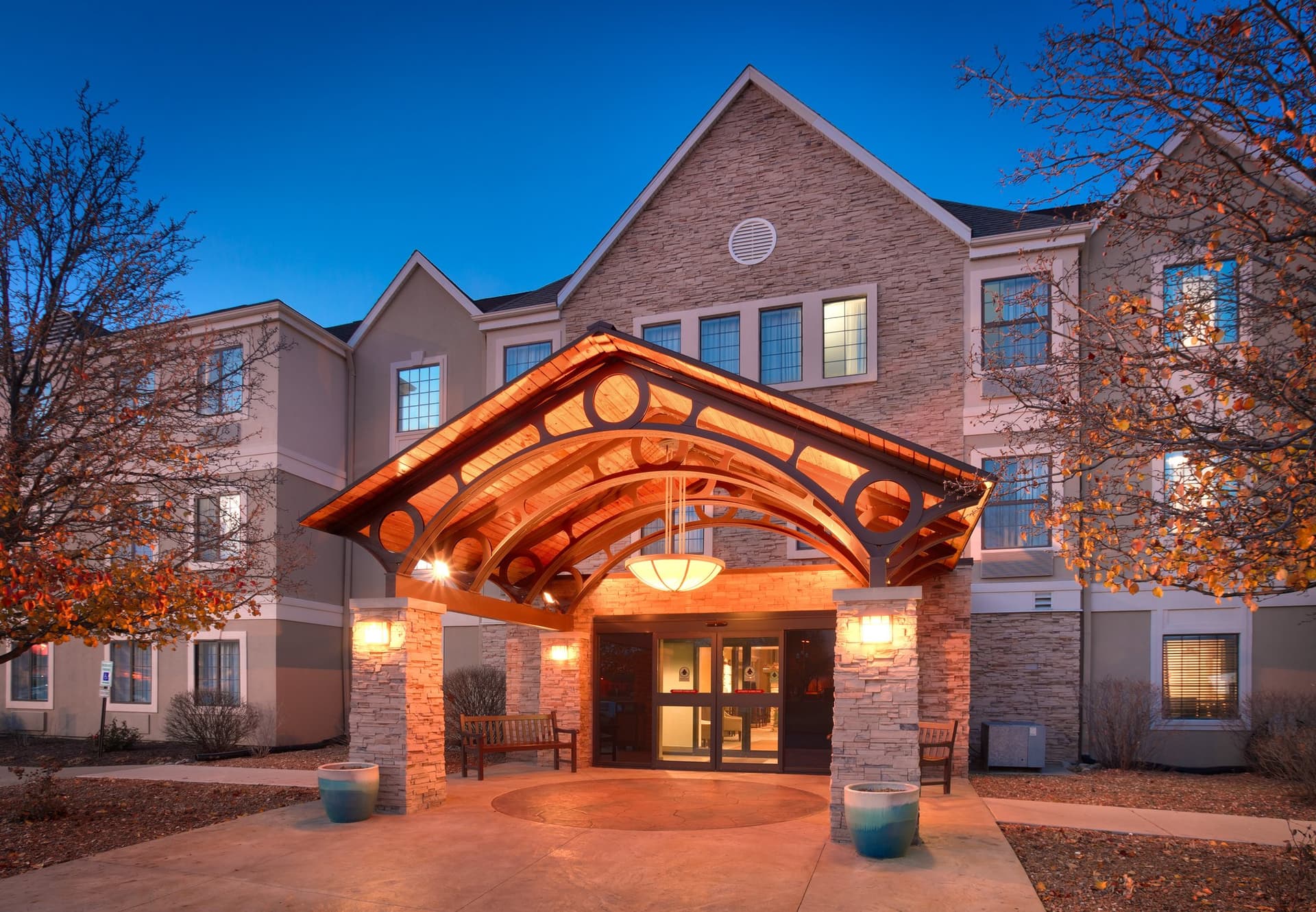 Staybridge Suites Peoria-Downtown в Пеория, IL