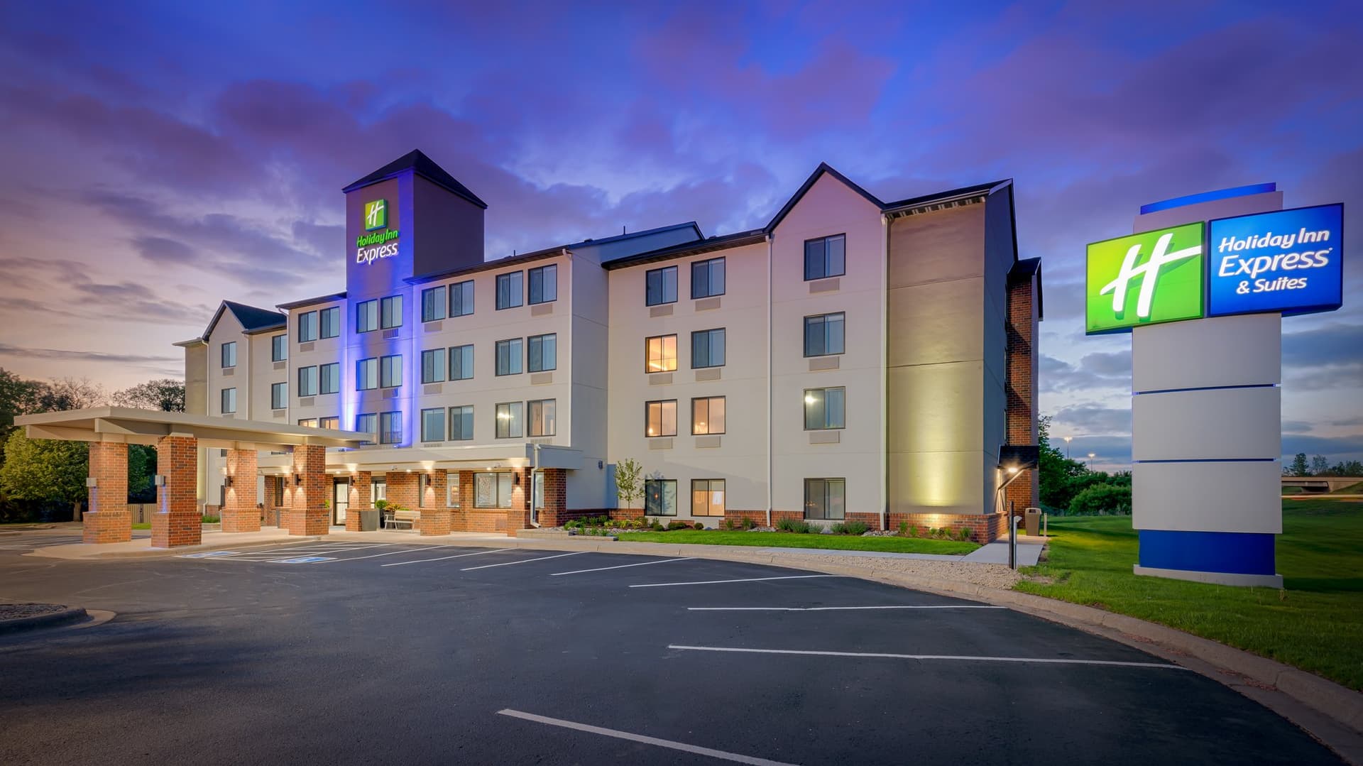 Holiday Inn Express Hotel & Suites Coon Rapids-Blaine Area в Кун-Рапидс, MN