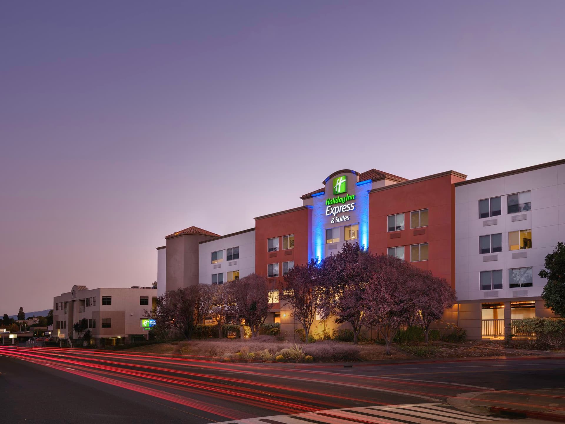 Holiday Inn Express Hotel & Suites Belmont a Belmont, CA