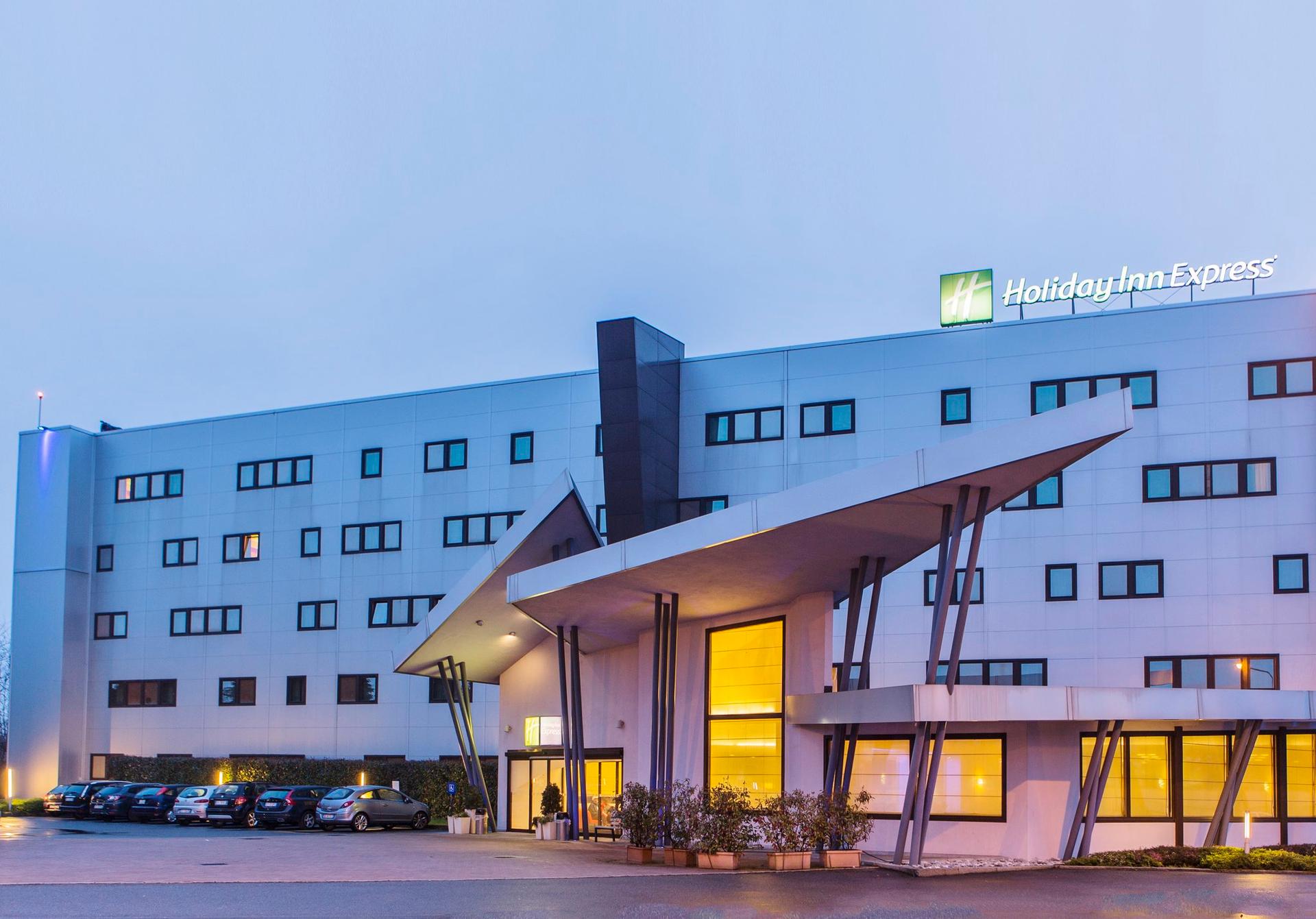 Holiday Inn Express Milan-Malpensa Airport ใน ซอมมา ลอมบาร์โด, IT