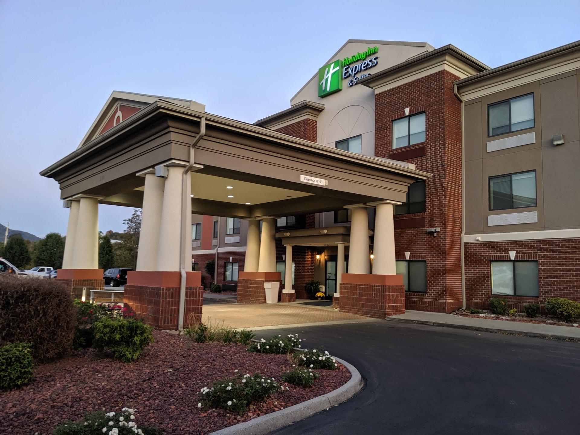 Holiday Inn Express Hotel & Suites Claypool Hill (Richlands Area) in Stampmolen, VA
