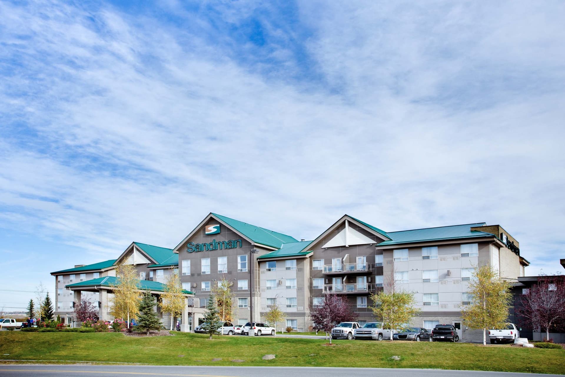 Sandman Hotel & Suites Calgary West в Calgary, AB