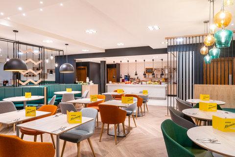 Holiday Inn Stevenage in สตีเวนจ์, GB1