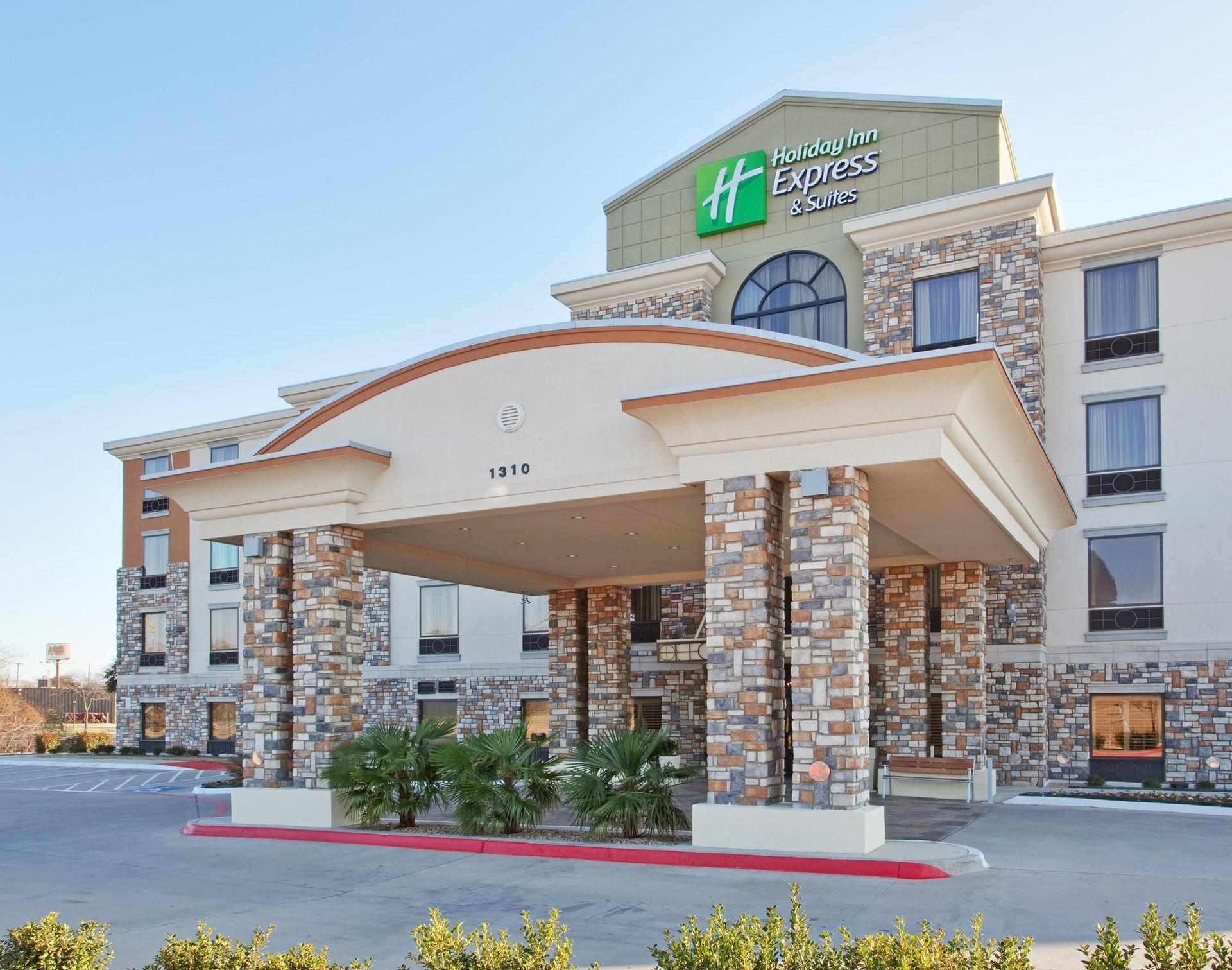 Holiday Inn Express & Suites Dallas South - Desoto в ДеСото, TX