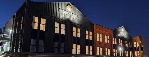 Hidden Lake Hotel & Apartments в Cambridge, NZ