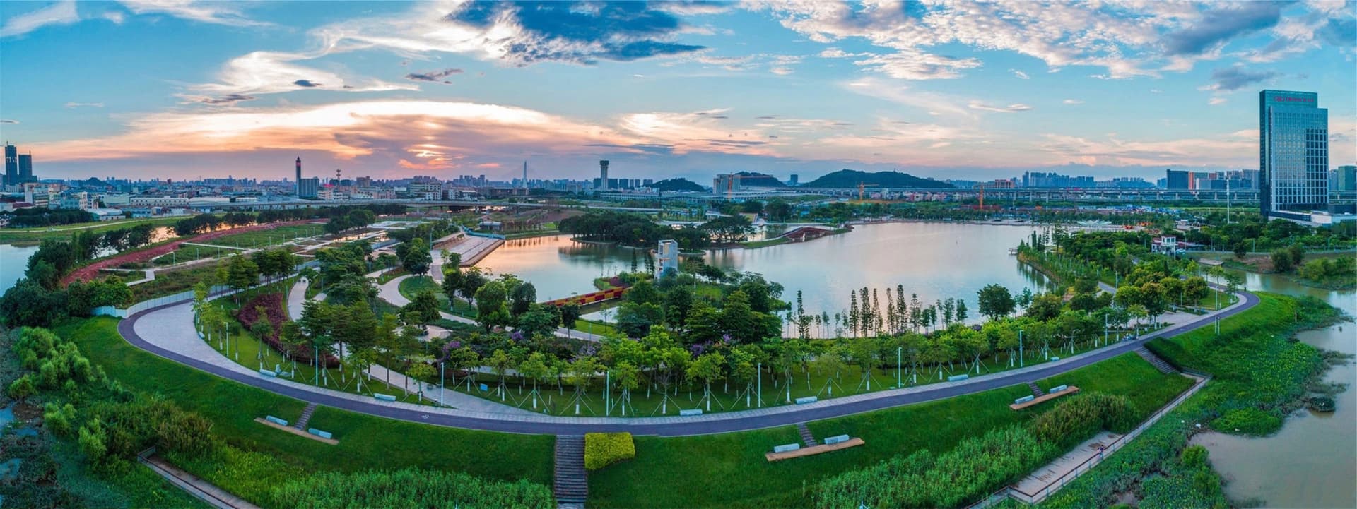 Crowne Plaza Foshan Nanhai в Фошань, CN