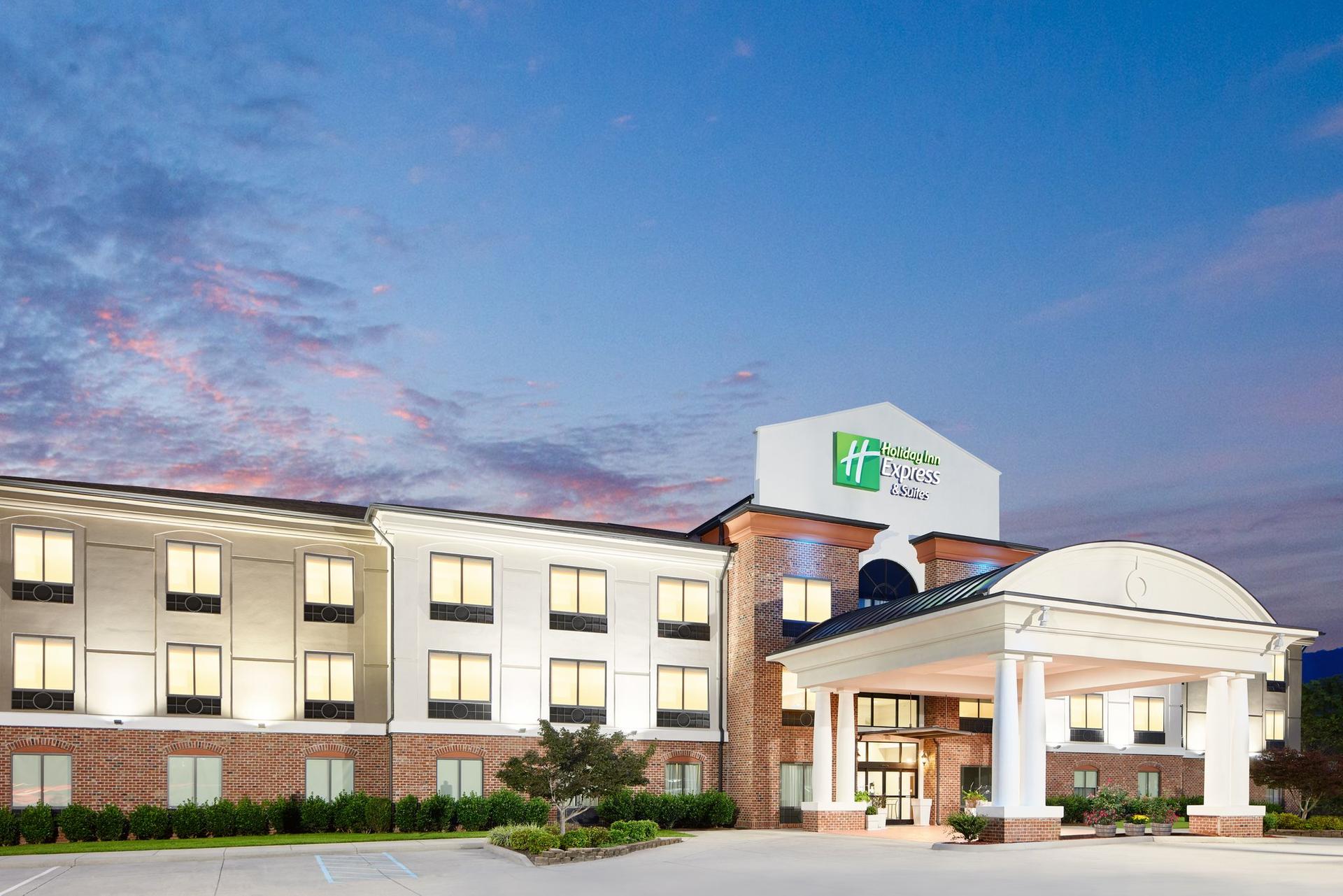 Holiday Inn Express Hotel & Suites Salem в Салем, VA