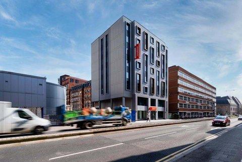 EasyHotel Cardiff City Centre в Cardiff, GB3