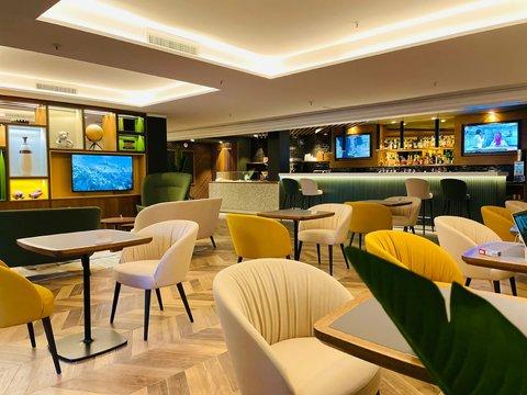 Holiday Inn Naples в Неаполь, IT