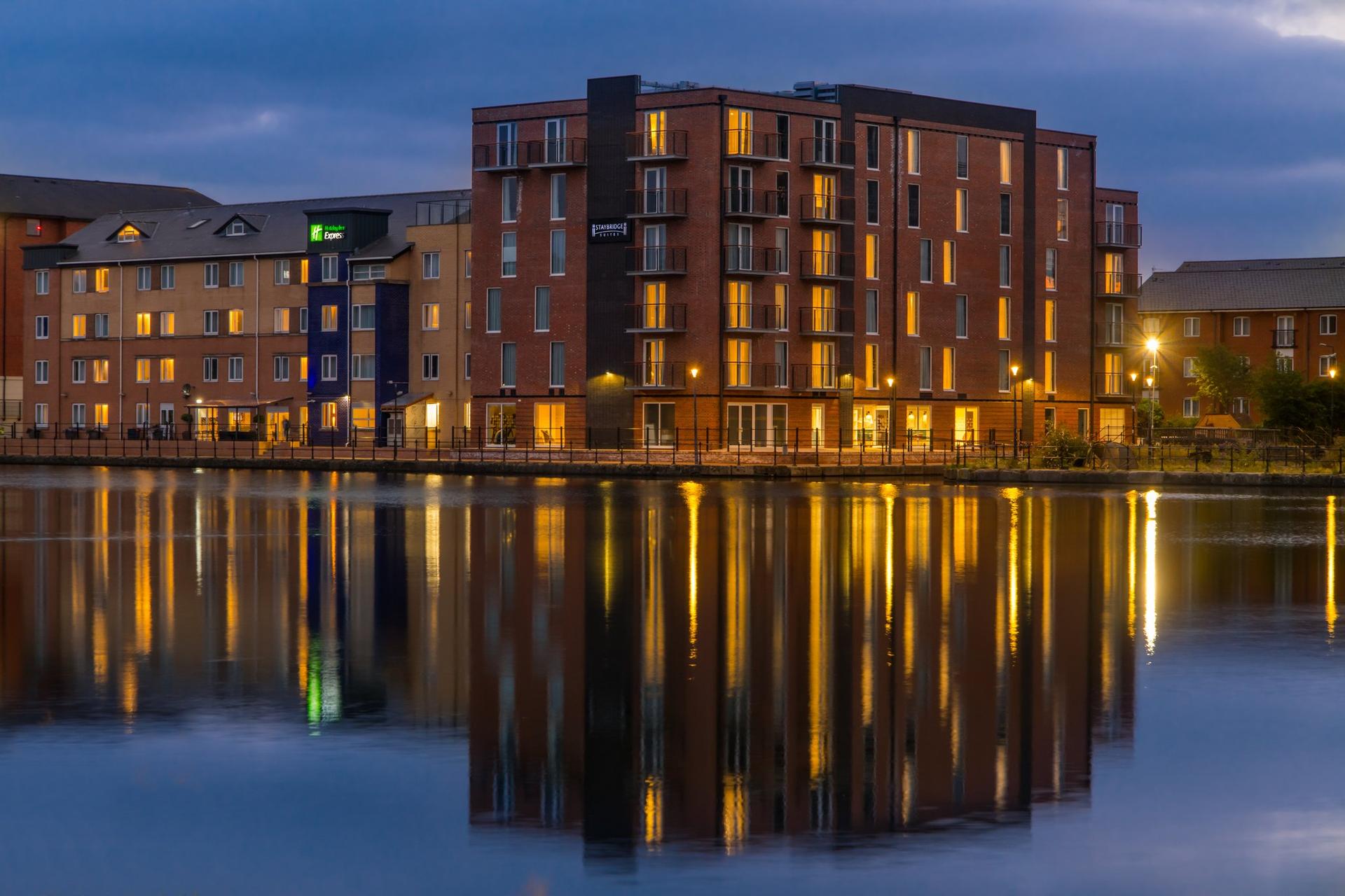 Staybridge Suites Cardiff в Кардифф, GB3