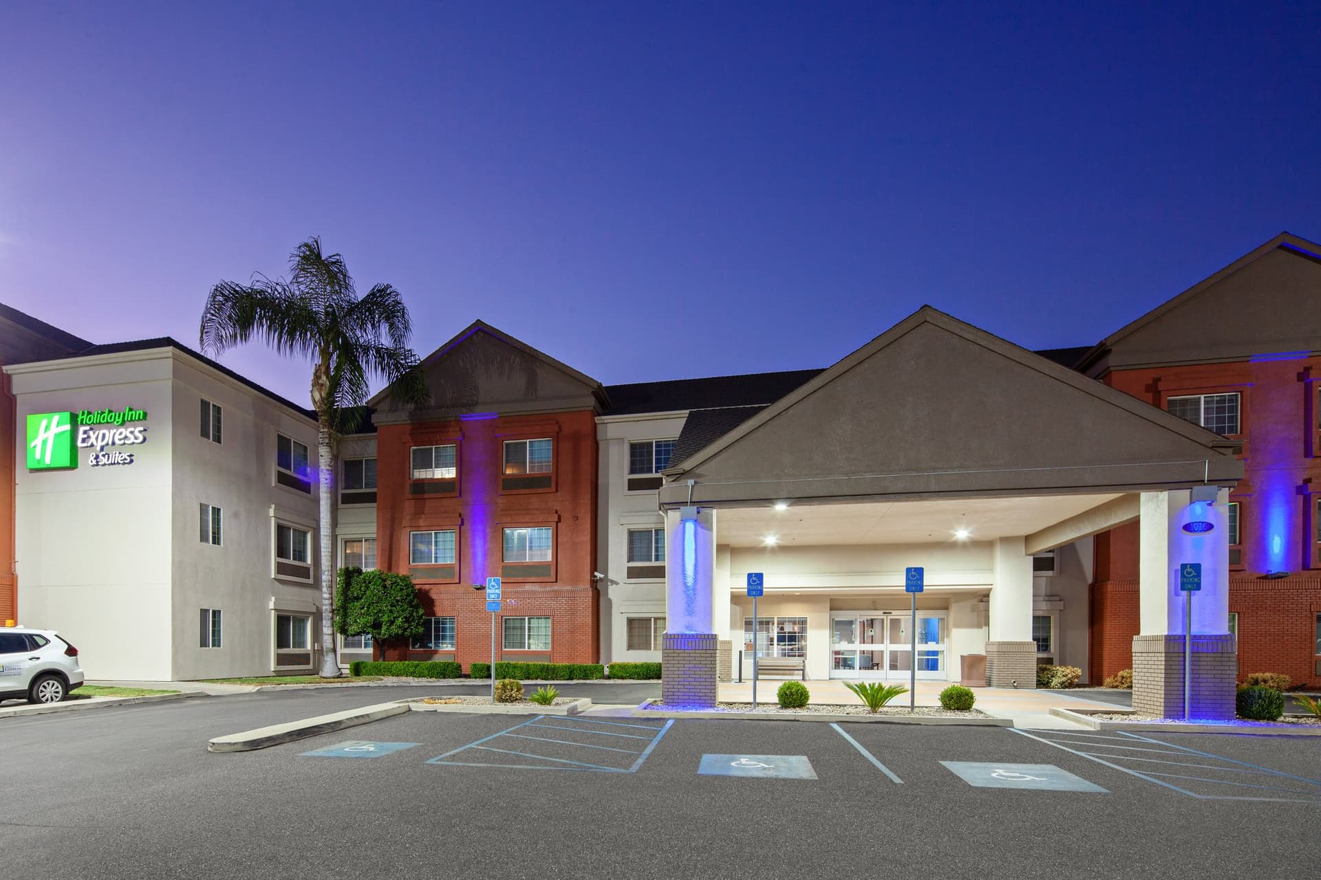 Holiday Inn Express & Suites Tulare i Tulare, CA