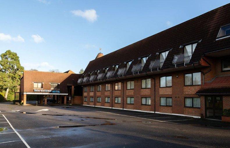 Lakeside International Hotel в Camberley, GB1