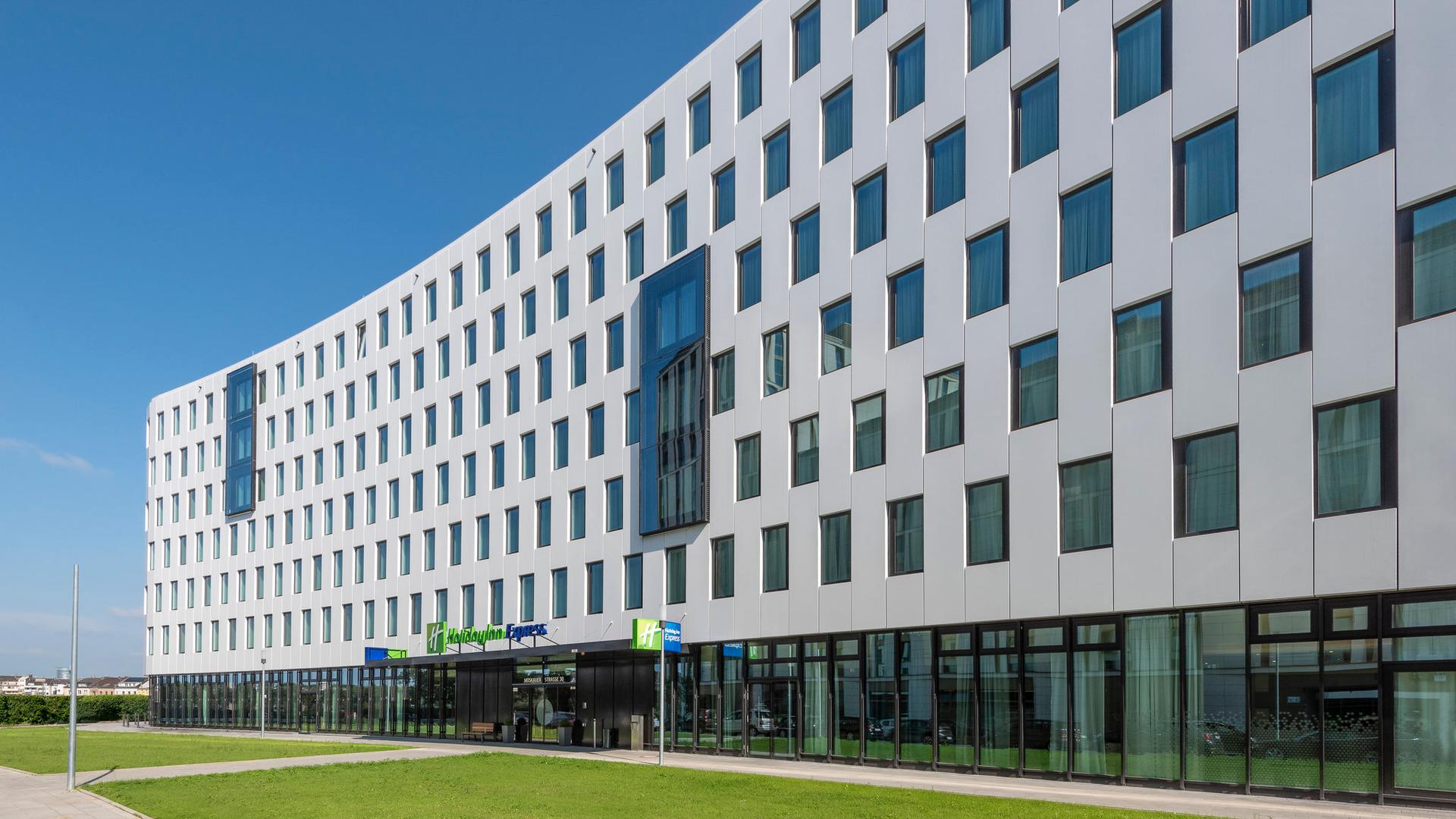 Holiday Inn Express Düsseldorf - Hauptbahnhof ใน ดึสเซลดอร์ฟ, DE