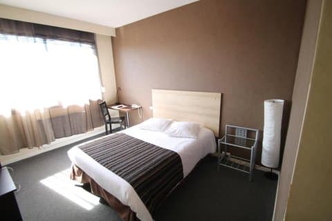 Lyon, FR 的 Adonis Lyon Est - Hotel Artys