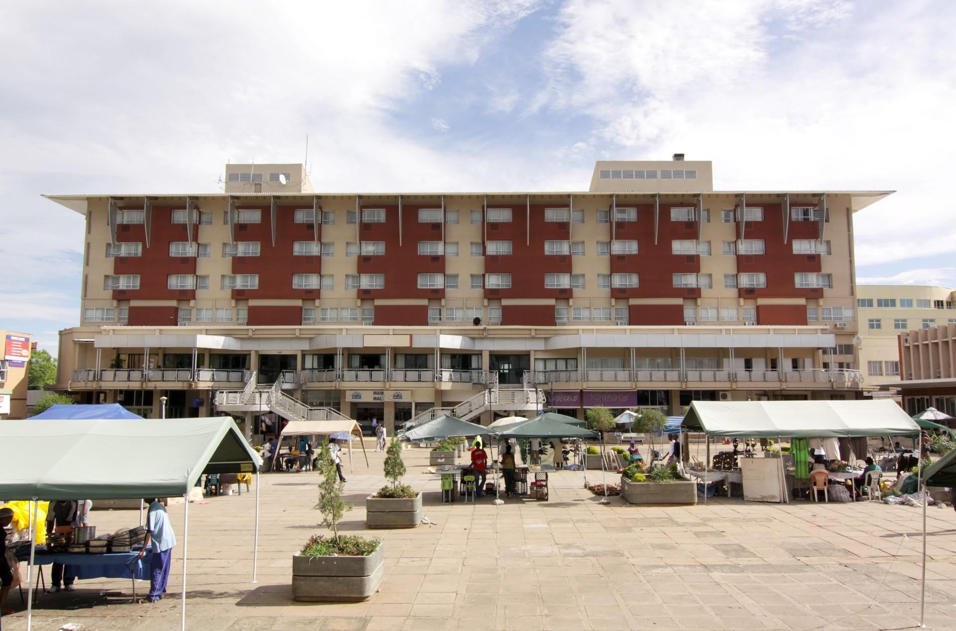 Cresta President Hotel в Gaborone, BW
