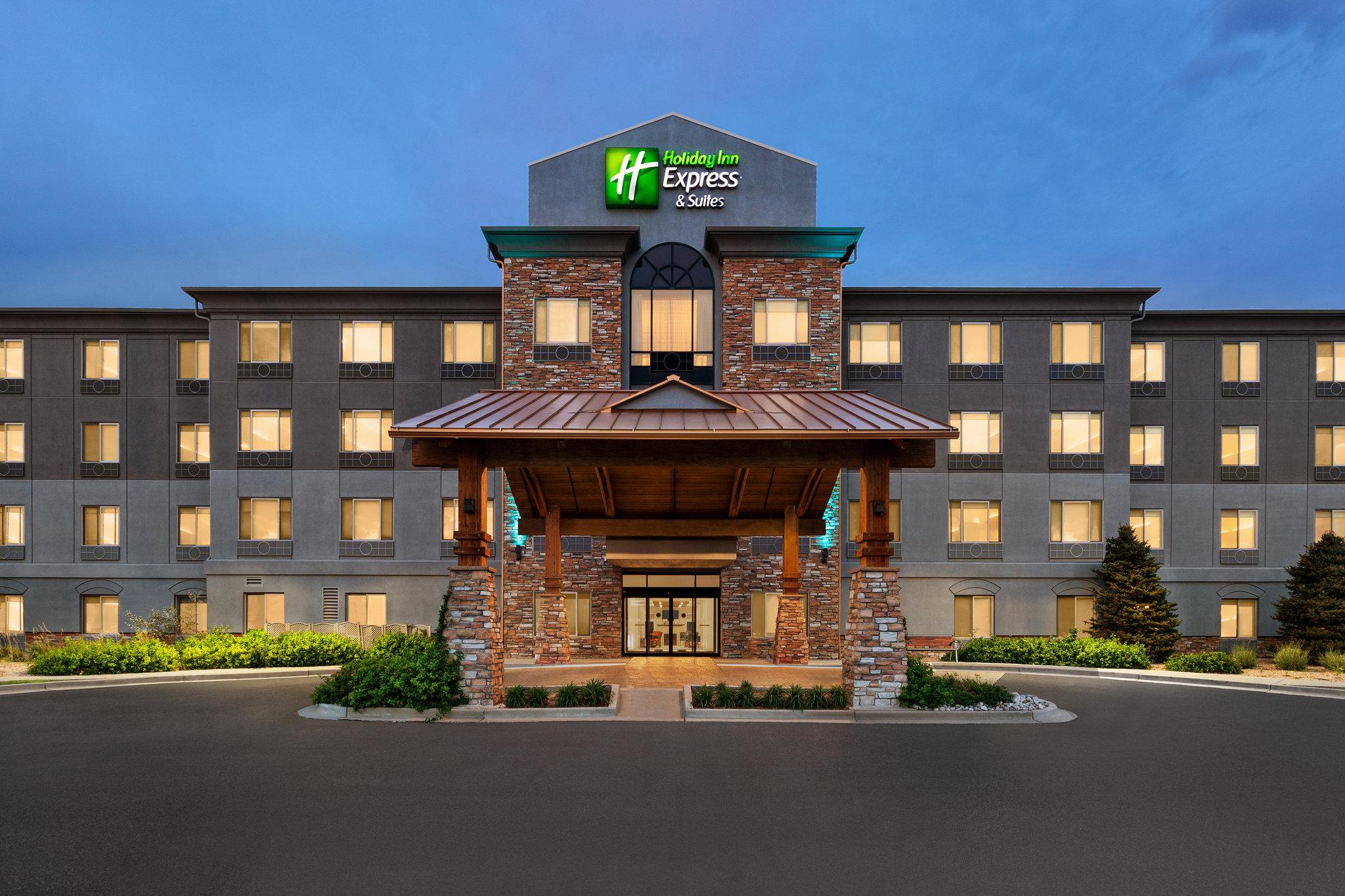 Holiday Inn Express & Suites Denver Airport image