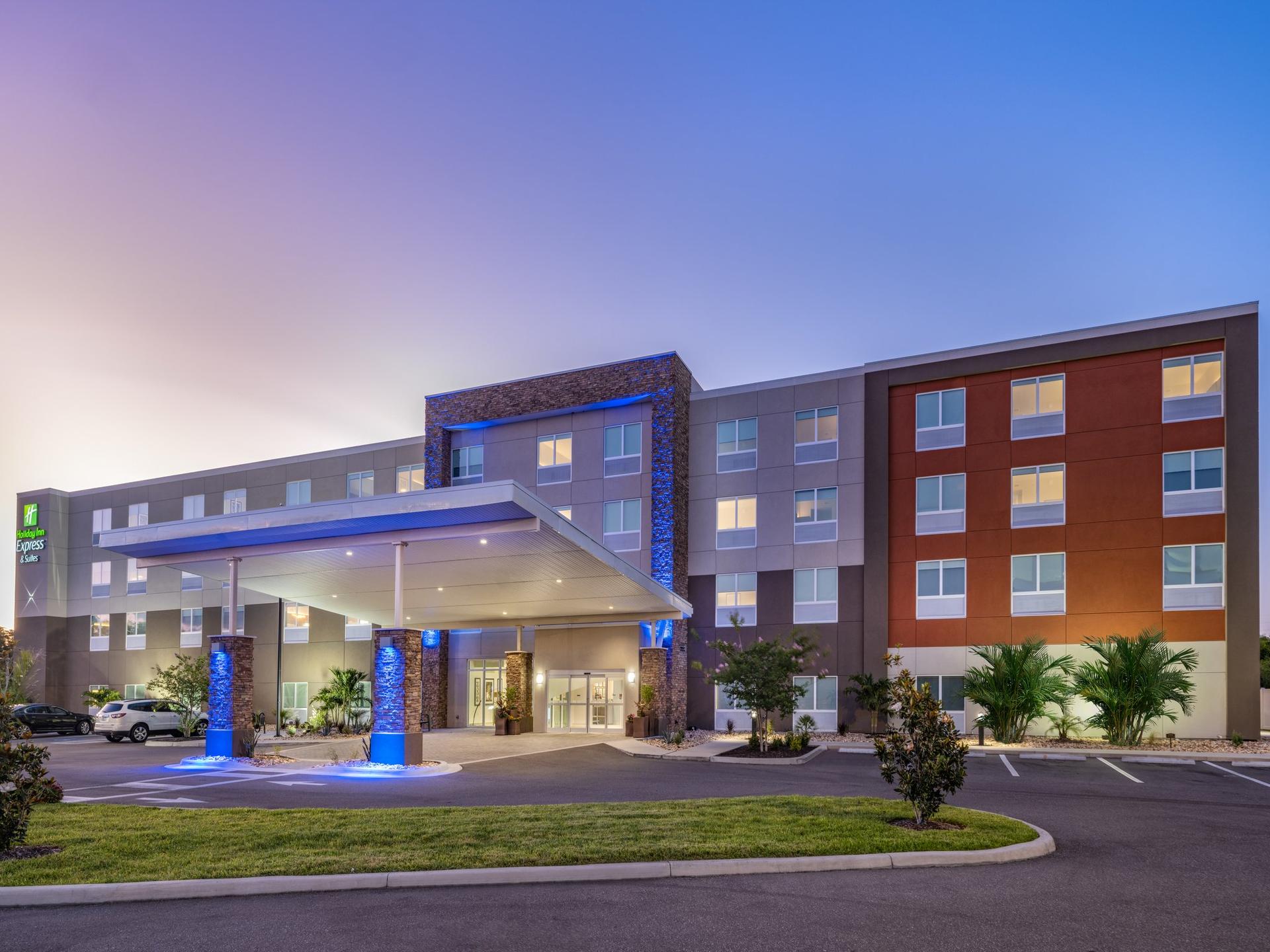 Holiday Inn Express & Suites Ruskin в Раскин, FL