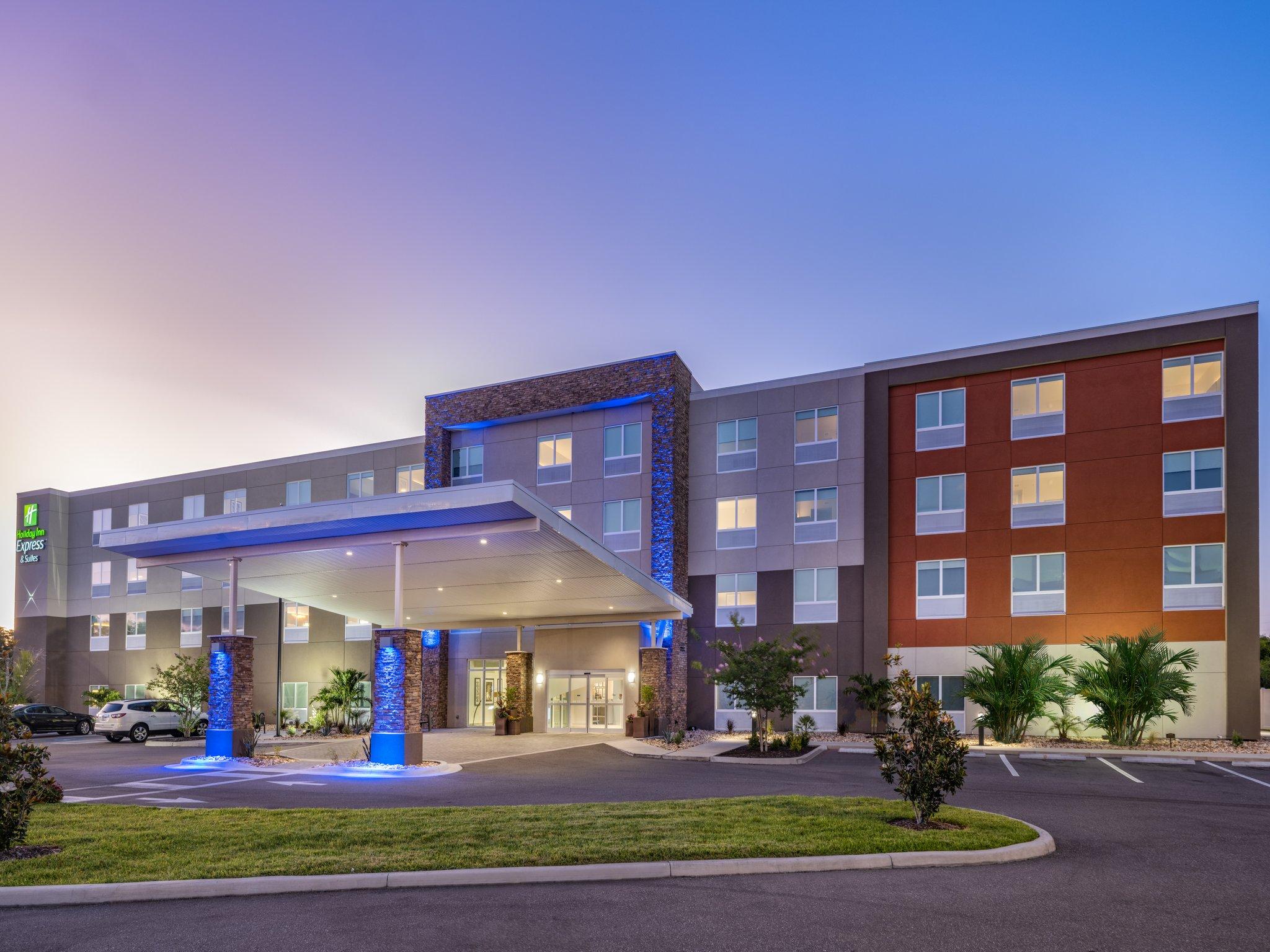 Holiday Inn Express & Suites Ruskin image
