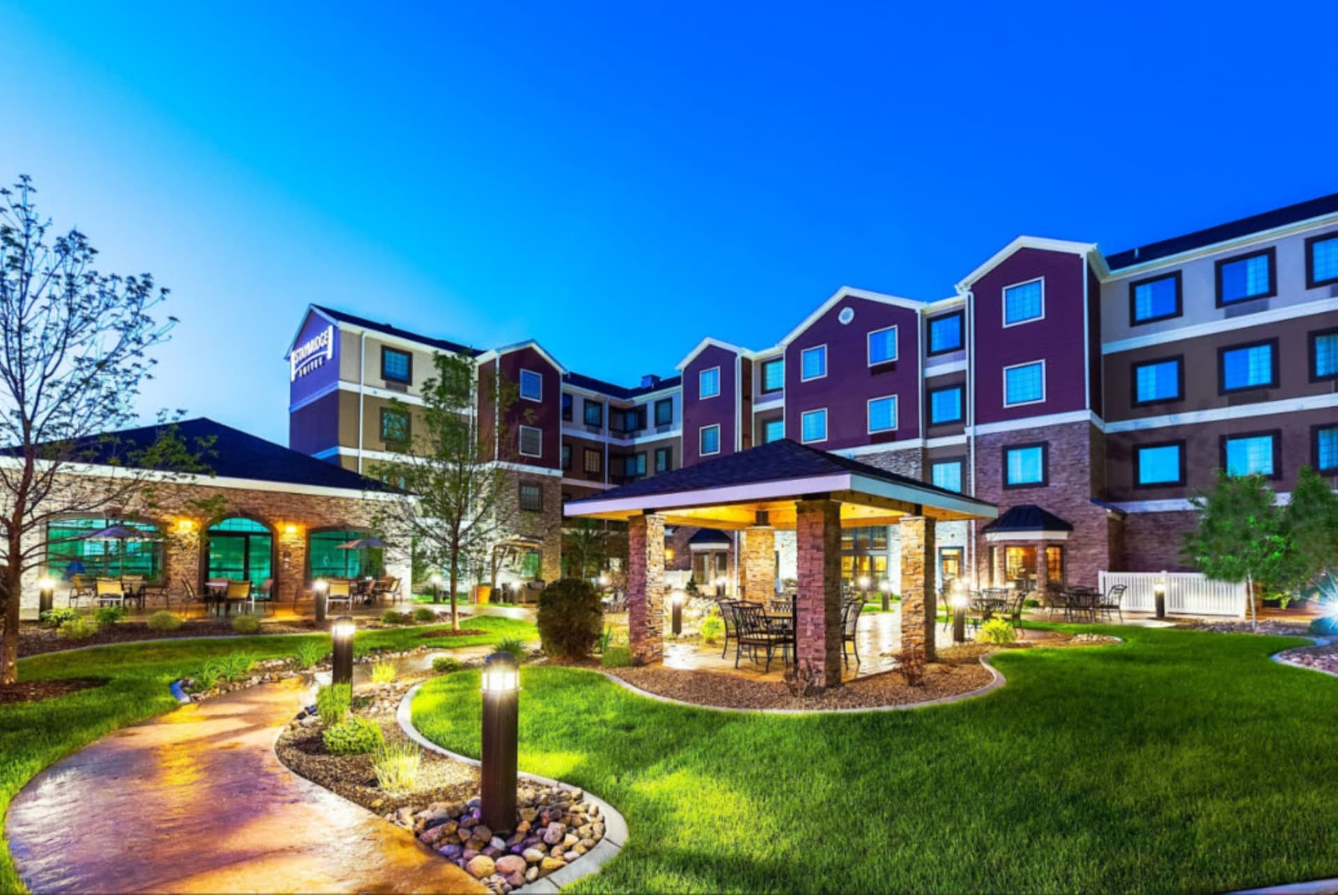 Staybridge Suites Bismarck в Бисмарка, ND