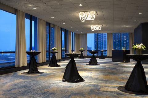 Holiday Inn Chicago Dwtn - Wolf Point, Şikago, IL
