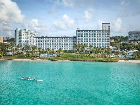 Crowne Plaza Resort Guam в Тумон, GU