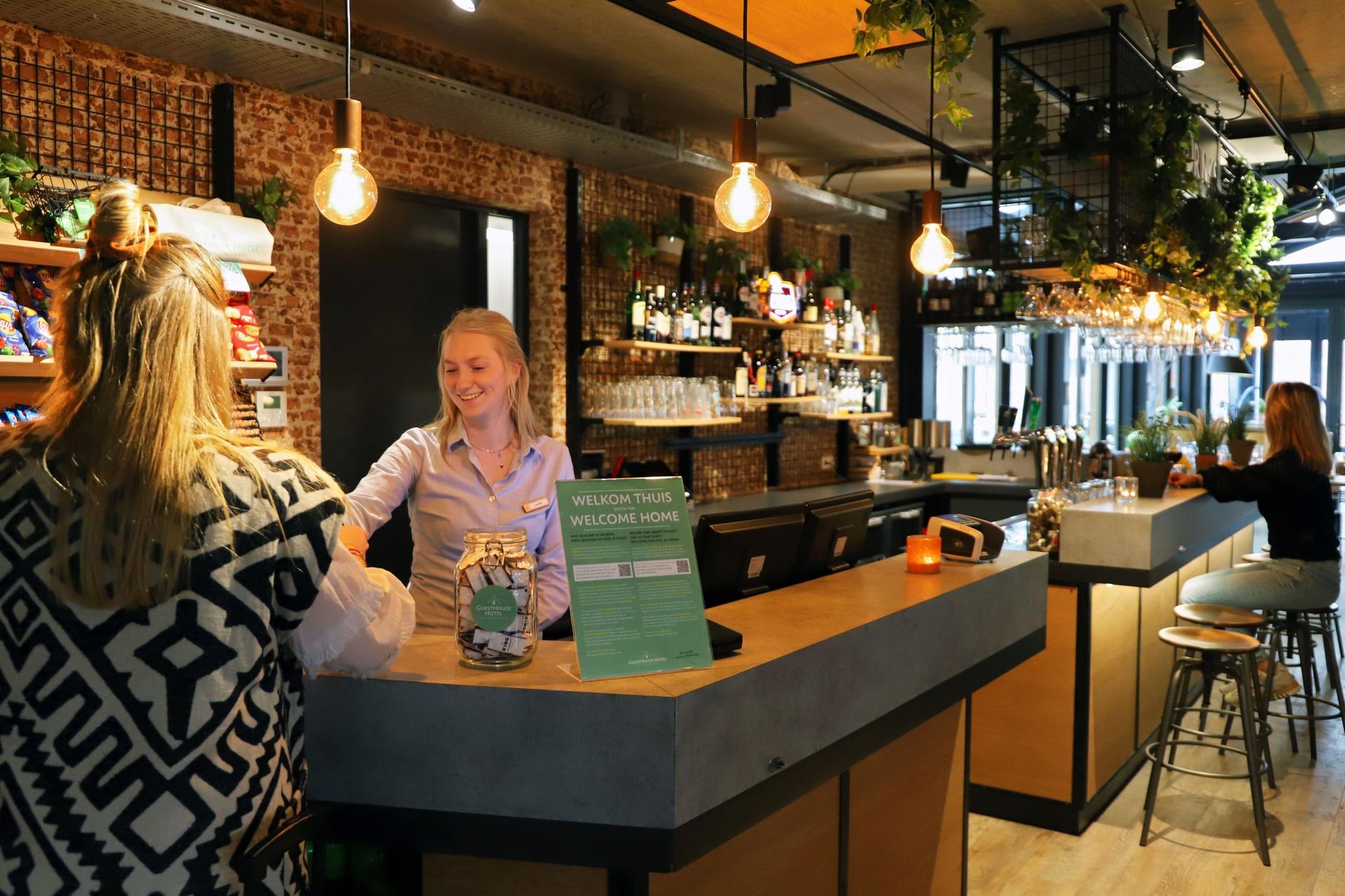 Kaatsheuvel, NL 的 GuestHouse Hotel Kaatsheuvel-Waalwijk