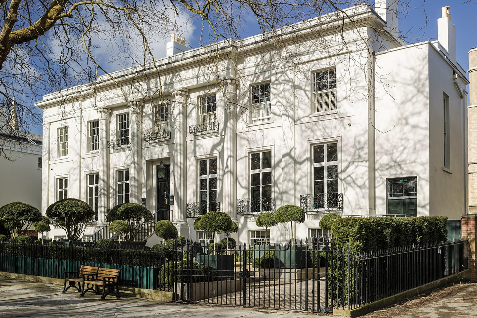 No 131 The Promenade ใน Cheltenham, GB1