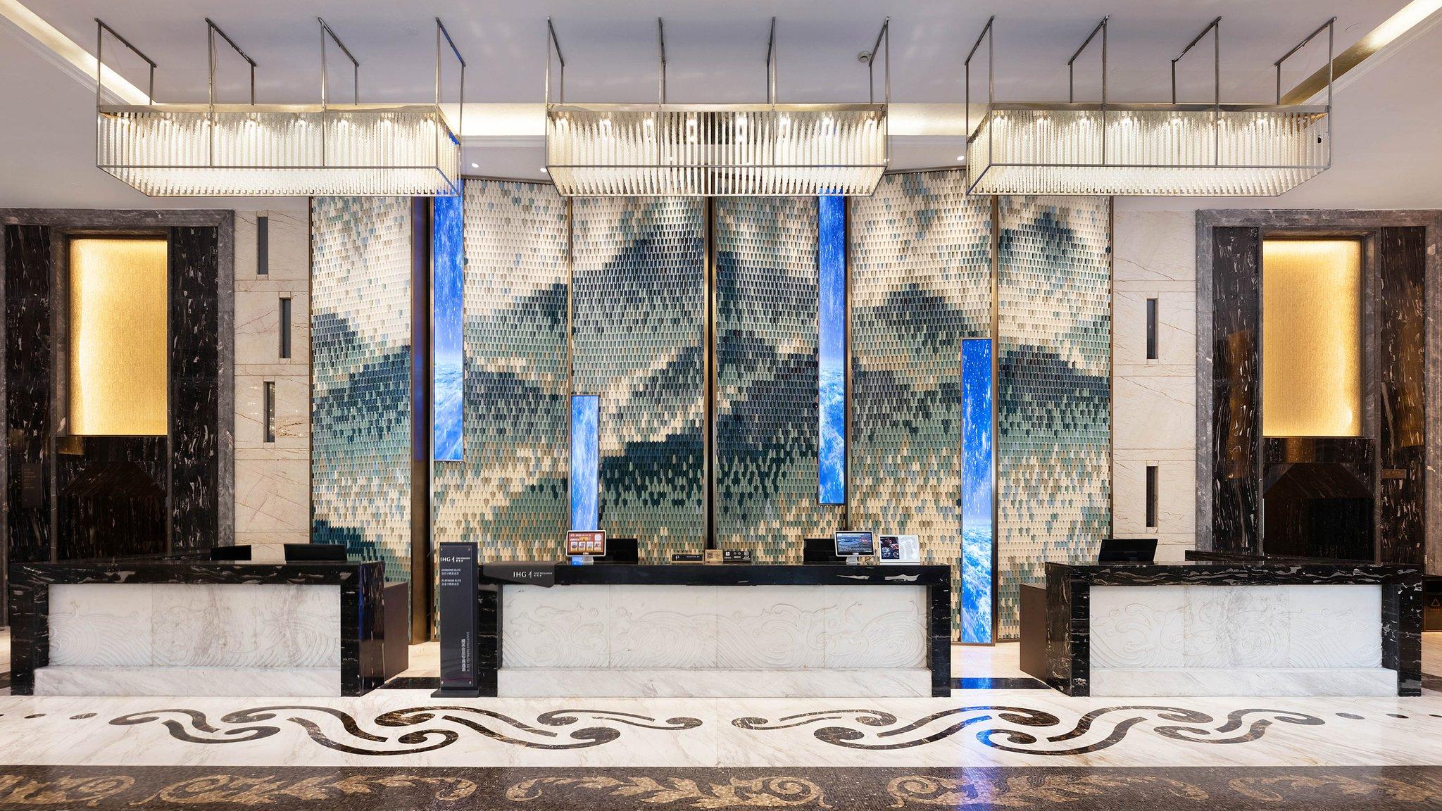 Crowne Plaza Dujiangyan image