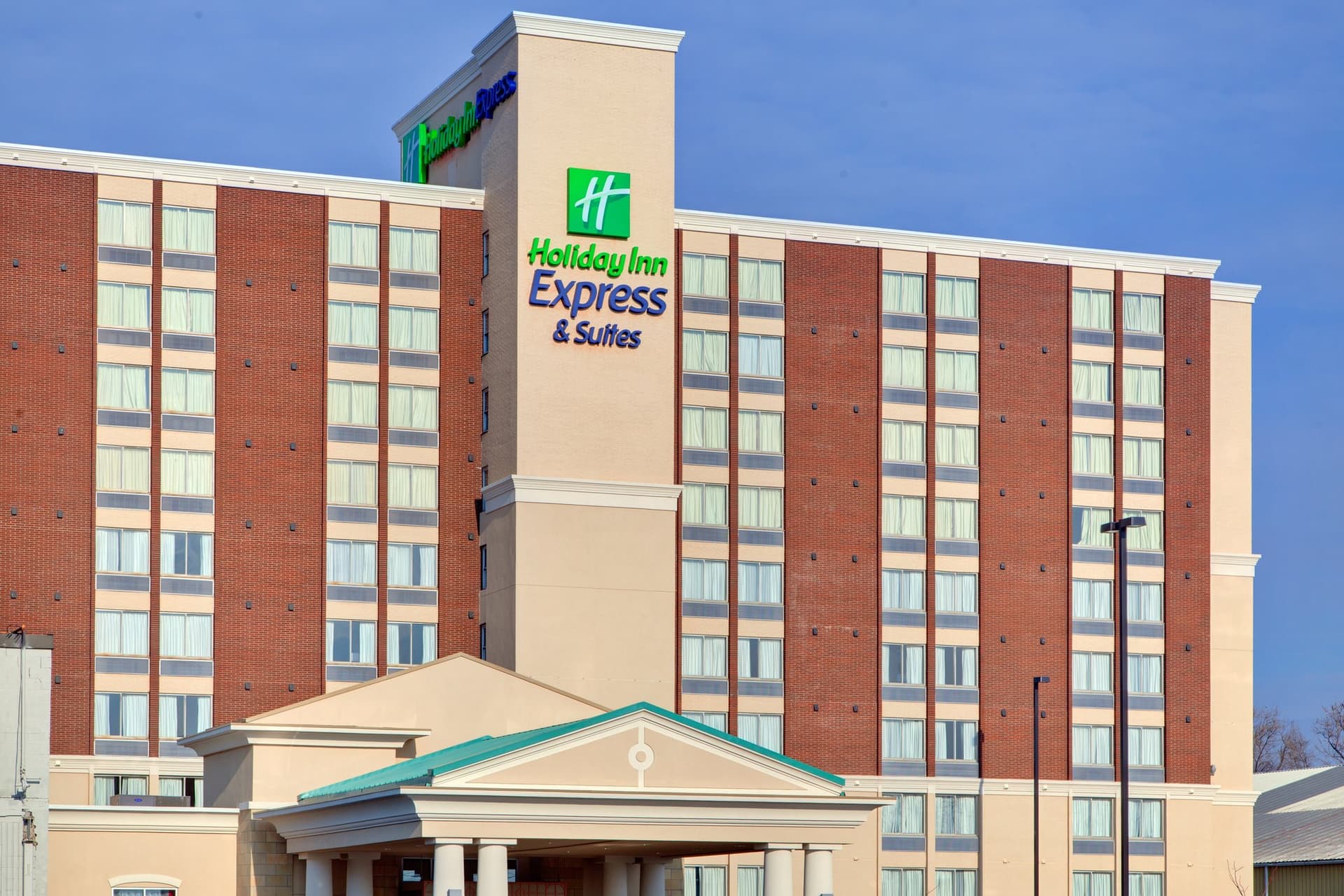 Holiday Inn Express & Suites Chatham South в Чатем, ON
