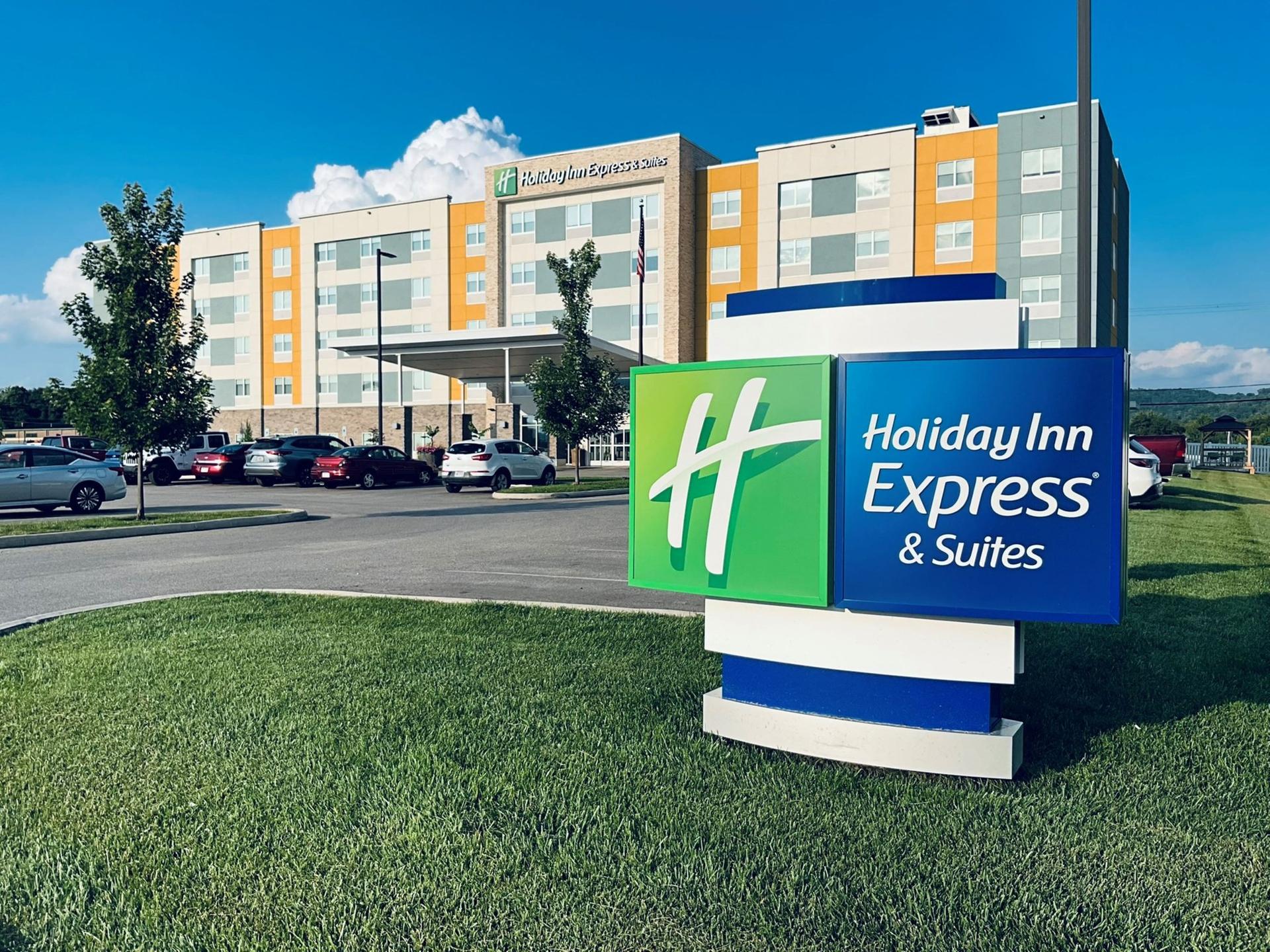 Holiday Inn Express & Suites Moundsville в Маундсвилл, WV