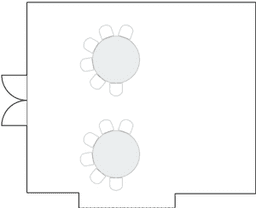 Круглые столы, расставленные полукругом