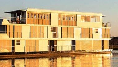 Zambezi Queen в Cape Town, ZA