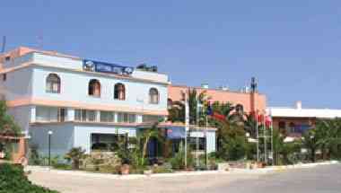 Astoria Hotel в Karaburun, TR