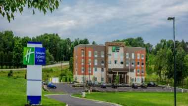 Holiday Inn Express & Suites Jamestown в Джеймстаун, NY
