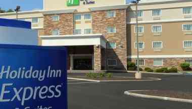 Holiday Inn Express & Suites Carmel- North Indianapolis in คาร์เมล, IN