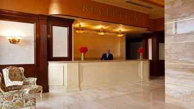 Roman Plaza, Roman, RO