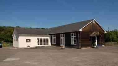 Whitney on Wye Village Hall i Hereford, GB1